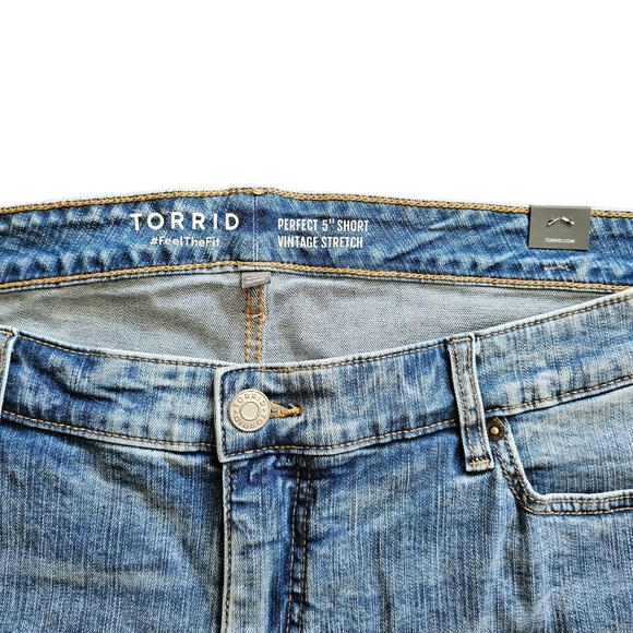 NEW Torrid Light Blue Jean Denim Shorts Size 20 - Picture 3 of 6